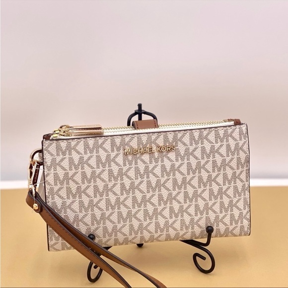 💙 Michael Kors DoubleZip Wristlet
Wallet Vanilla New - Picture 1 of 14
